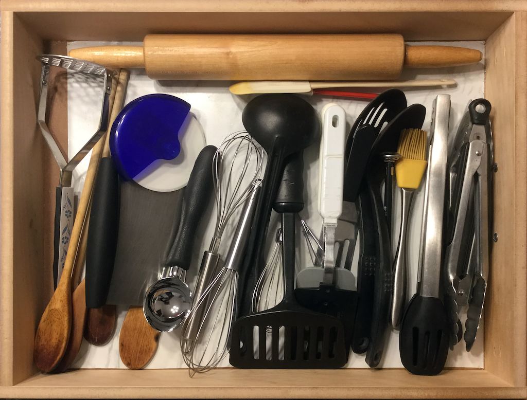 Essential medium kitchen tools