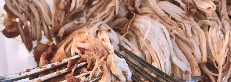 No knife required! Shredding chicken with 2 forks