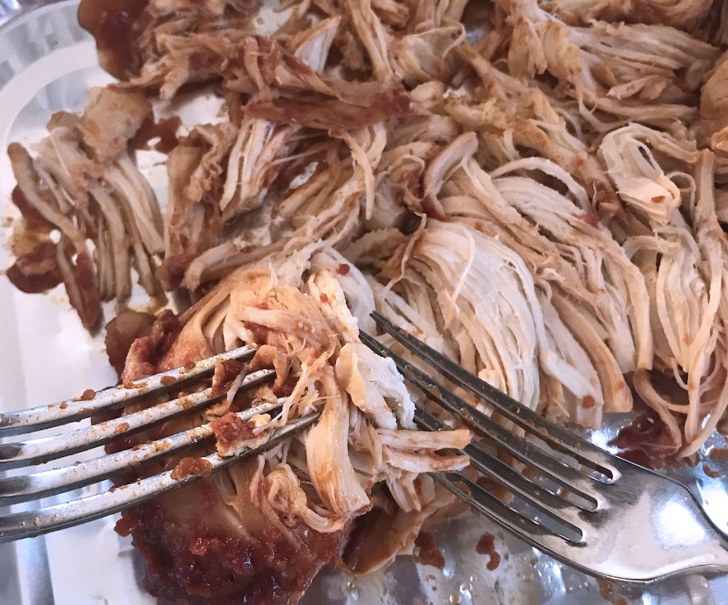 No knife required! Shredding chicken with 2 forks
