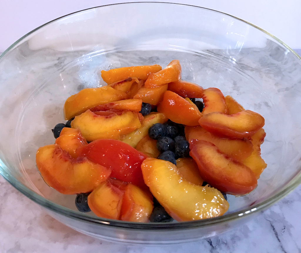 peaches and blueberries for pie